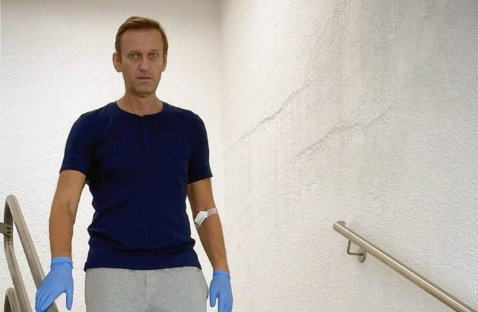 Les médecins qui ont soigné Alexeï Navalny rendent publics les détails de son empoisonnement